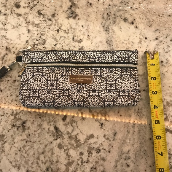 Adrienne Vittadini | Two Zip Pocket Wristlet - Picture 4 of 8